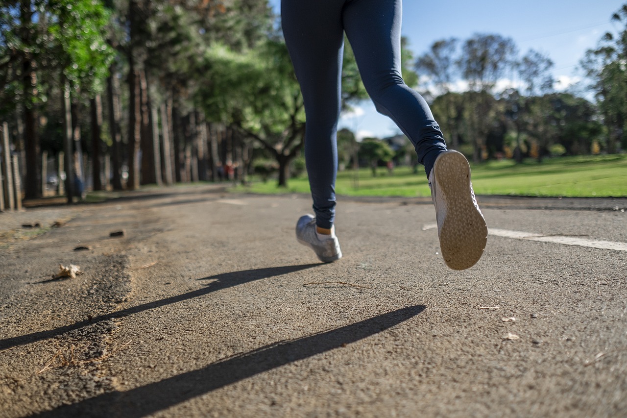 Jogging a poprawa snu: Jak bieganie wpływa na jakość snu